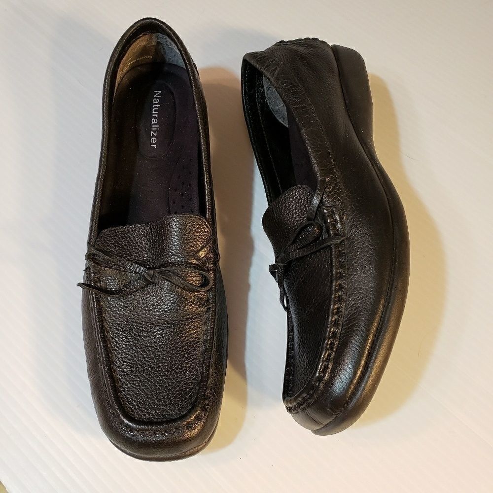 Naturalizer Ariza Black Pebbled Leather Loafers